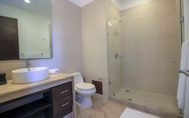 Condo with Wellness Center by Olahola