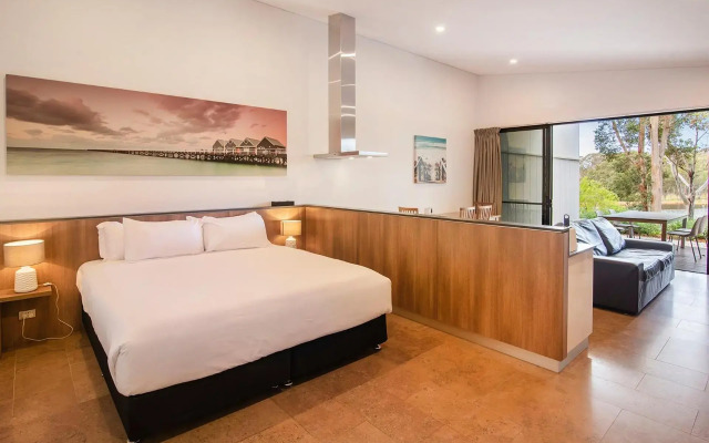 Eight Willows Retreat