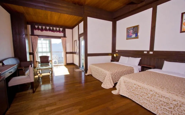 Maple Leaf Holiday Villa