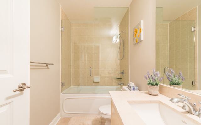 Perfect 1BR Executive Suite Yorkville