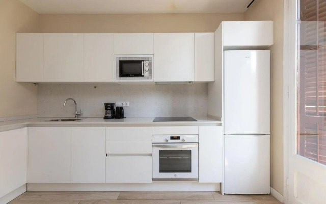 ApartEasy - Family 4-Bedroom Apartment