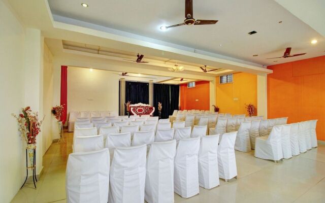 OYO 12941 Hotel Forest Transit