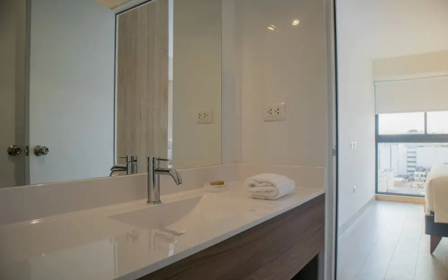 w Impressive 2BR With Balcony in Miraflores