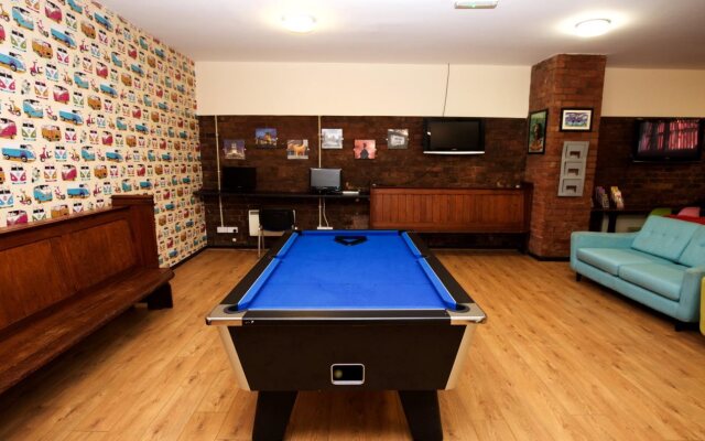 International Inn - Hostel