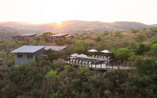 Rhino Ridge Safari Lodge