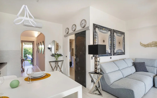 Elegant sea View Apartment