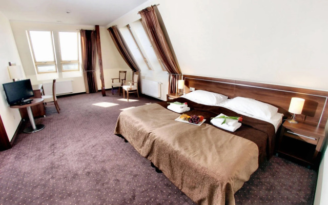 Hotel Austeria Conference & Spa