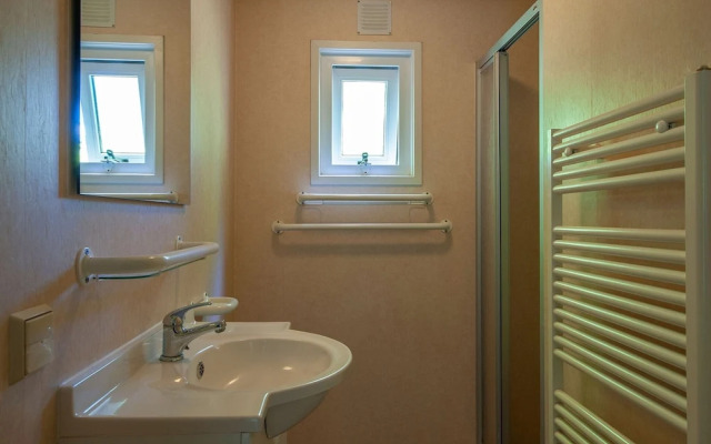 Chalet Near Trails & Town