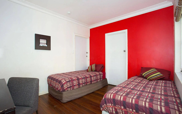 Backpackers In Paradise Resort - Hostel