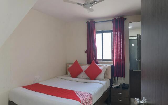 OYO 5661 Hotel AK Palace