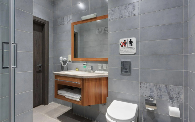 Twin Apart Hotel