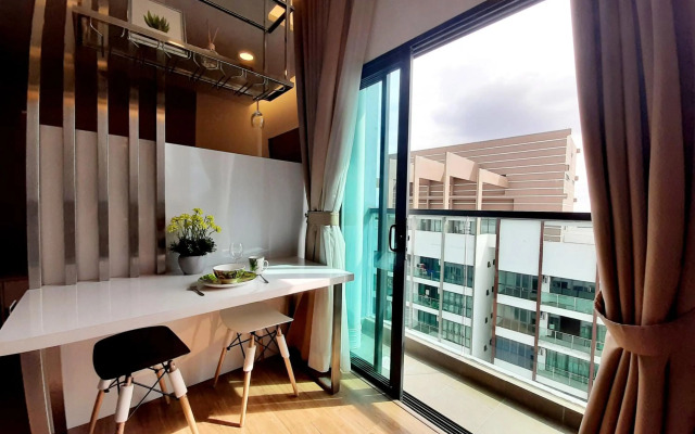 Symphony Tower Studio #2 with balcony