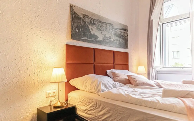 Charming 2BR Apt Near Meidling Station