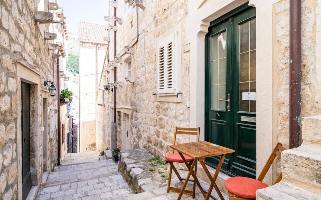 Studio Apartment Pupa