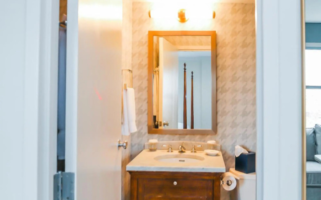 The Dunhill Hotel