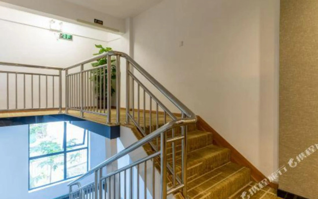 Youbo Four Seasons Apartment (Hengqin Ocean Kingdom Store)