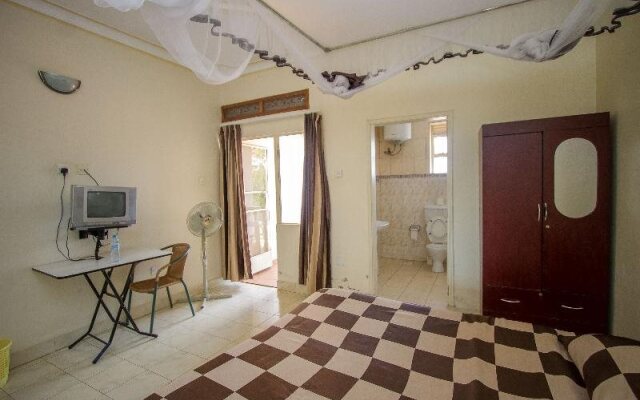 Golden Tripod Hotel