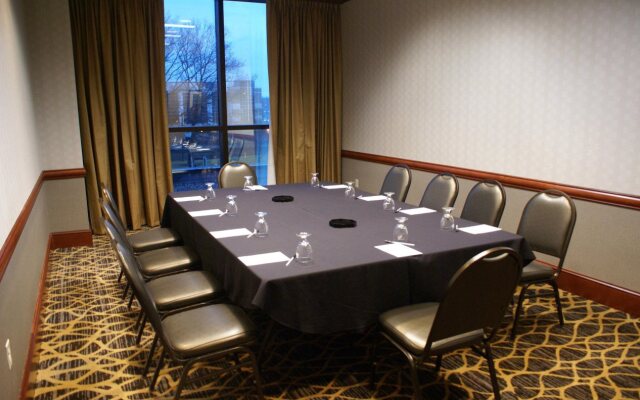DoubleTree by Hilton Lansing