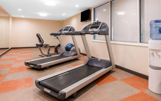 Best Western Erie Inn & Suites