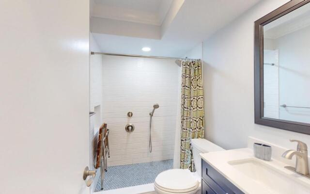 946 Inverness Village