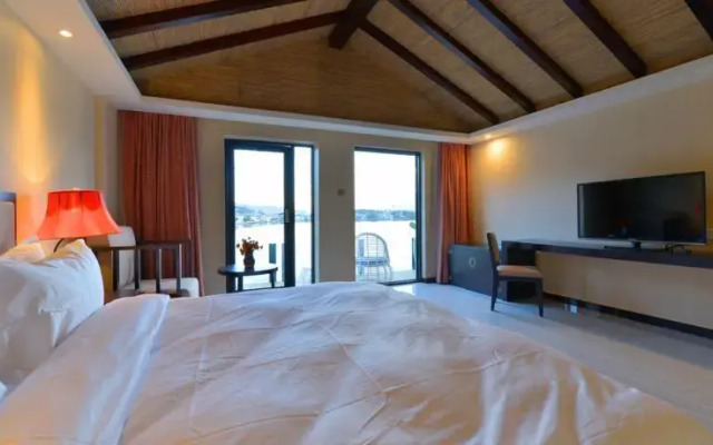Valen Moon Resort
