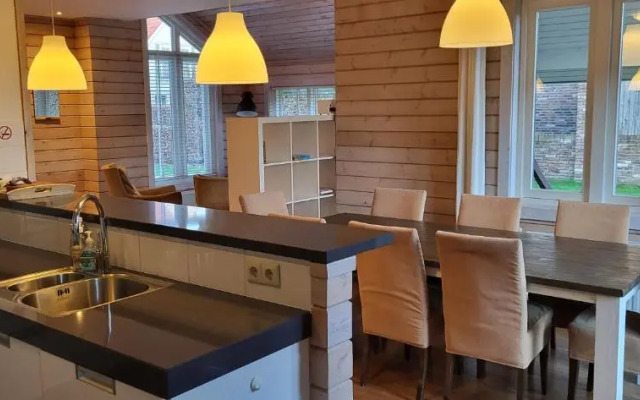 The Black House - Luxurious Holiday Villa Zeewolde