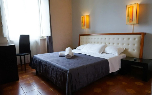Hotel Roma Room