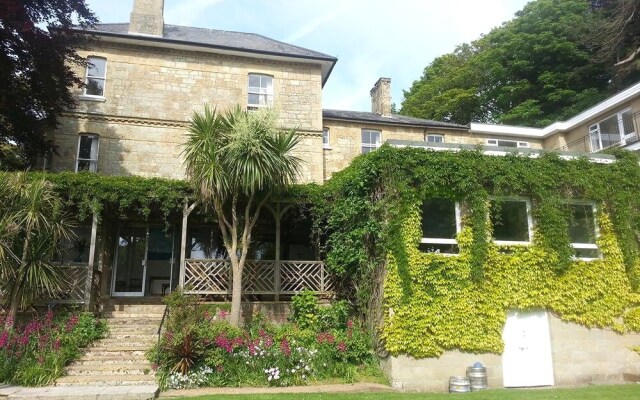 Eversley Hotel