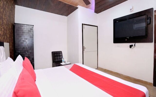 OYO 14529 The Sitara Hotel