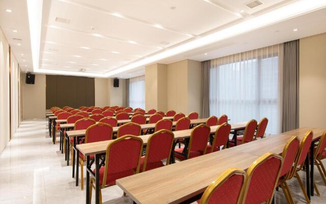 Nanchang High-Tech Aixihu Atour Hotel