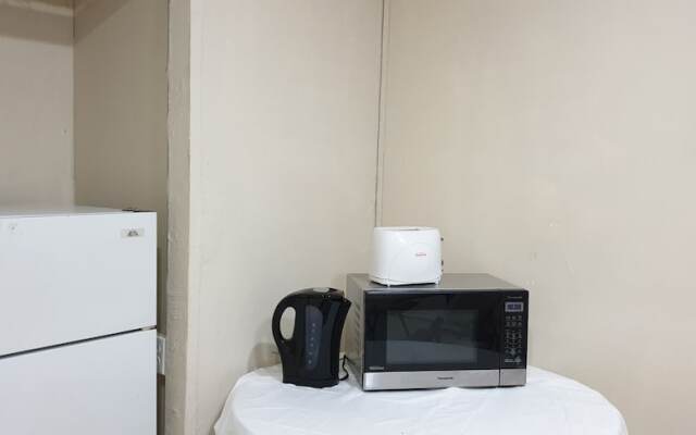 Queen's Comfort Inn