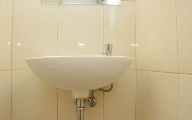 Cozy And Strategic Studio At Bassura City Apartment