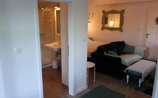 Pletna Lake View Apartment (Ground Floor)