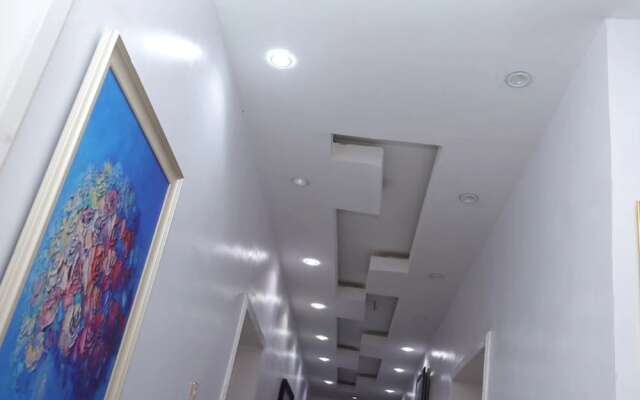 Amazing luxury 2 bedroom apartment VI