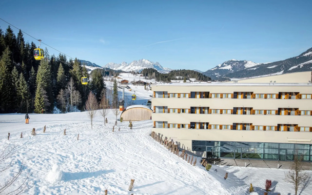 ROBINSON FIEBERBRUNN - Adults only