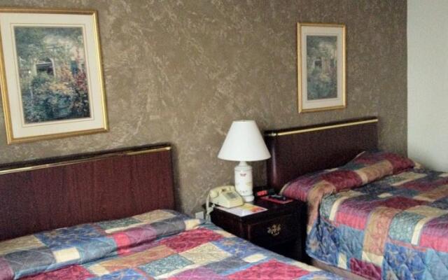 Red Carpet Inn & Suites Albany