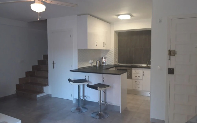 Cr191 second floor apartment