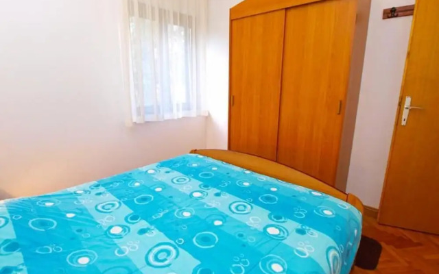 Relaxing Apartment With Outdoor Space in Fažana