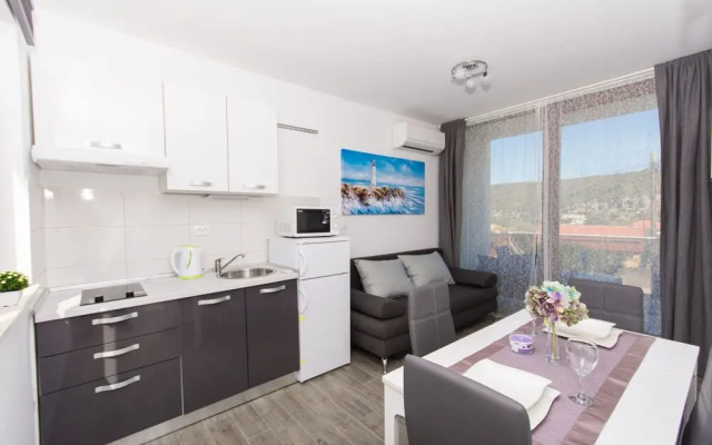 Apartments Villa LA