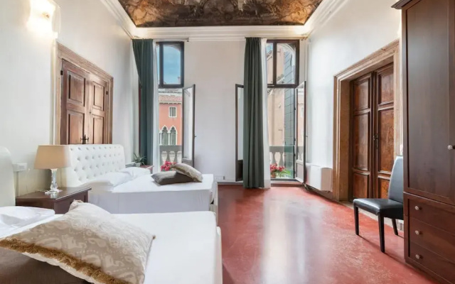 Venice Luxury Palace 3 by Wonderful Italy