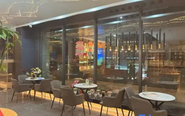 Qingyang Phoenix Hotel