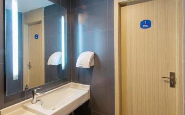 Hanting Hotel Changchun Yiqi West Station