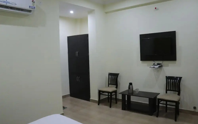 Royal Zayka Hotel & Restaurant