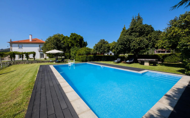 Linden Tree House A and B