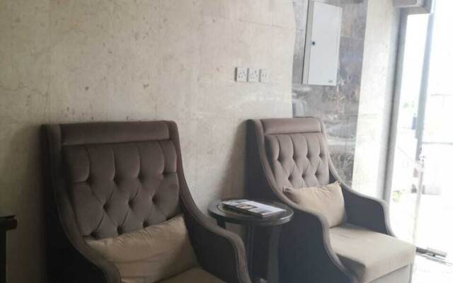 Oyo 496 Rose Abha