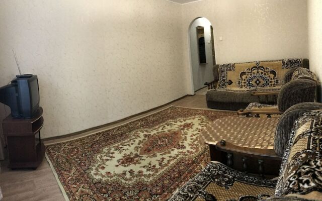Apartment in the center in 80s style