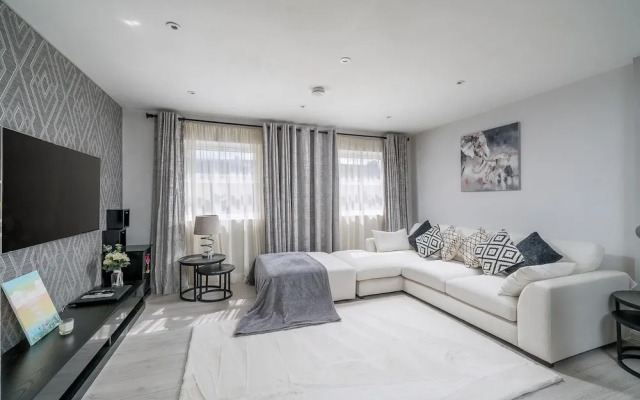 Modern South Wimbledon Stay