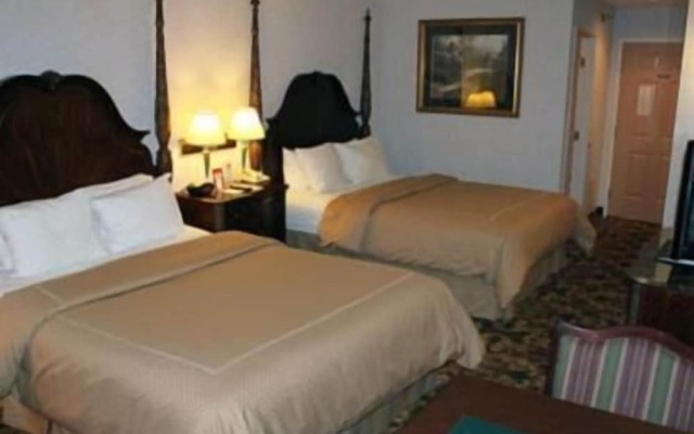 Crown Choice Inn & Suites Lakeview & Waterpark