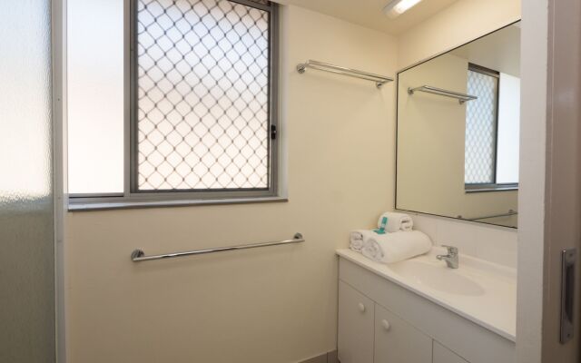Merrima Court Holidays