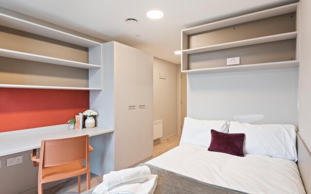 Fabulous Large City Centre Apt 6Br Sleeps 6